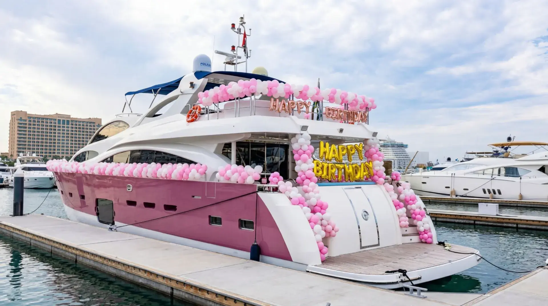 Yacht Birthday Party Dubai — Private Celebration Cruise