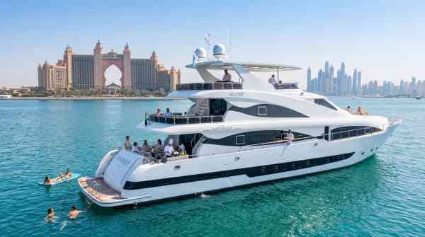 Dubai Marina yacht tour