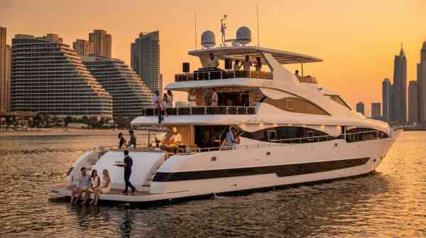 Dubai Marina yacht tour