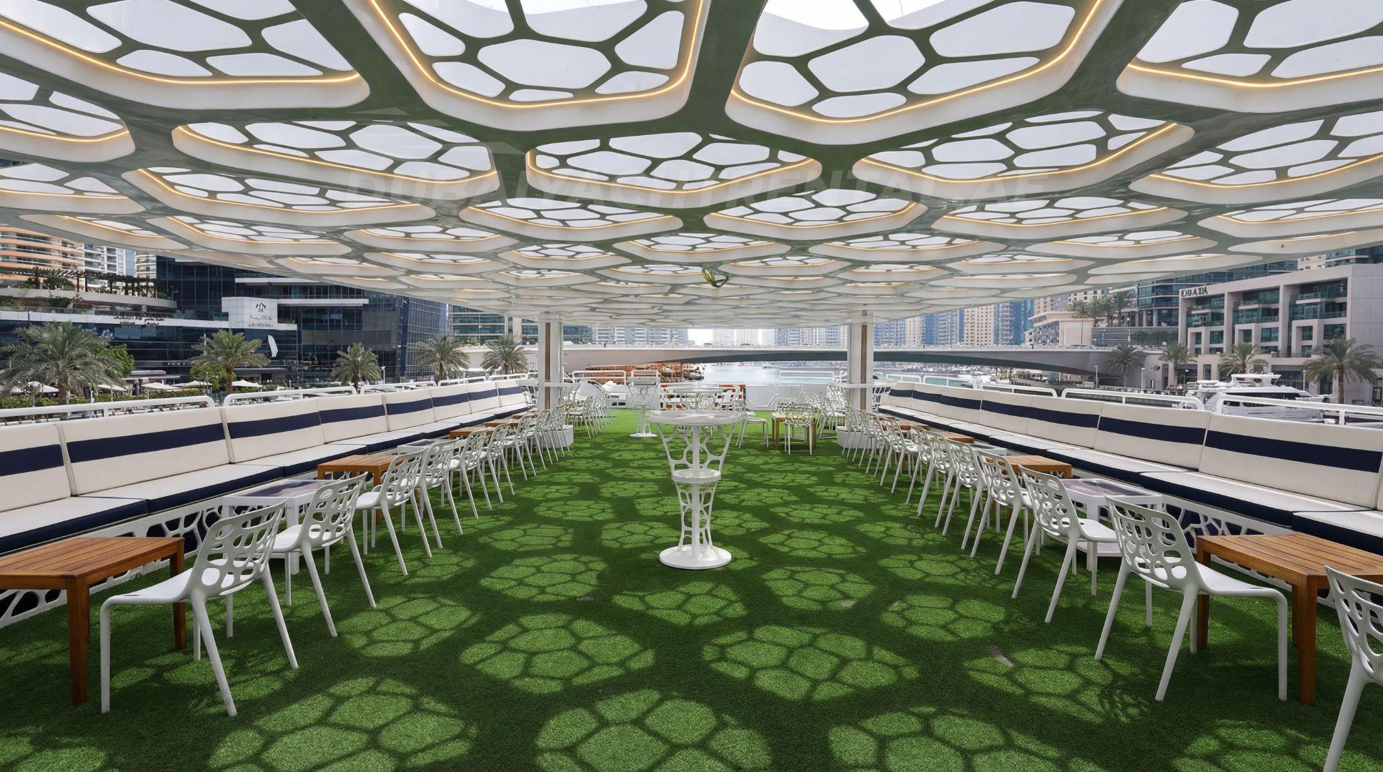 Yacht dinner in Dubai