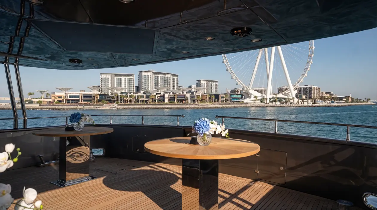 Azimut 100ft Motor Yacht, refitted in 2025