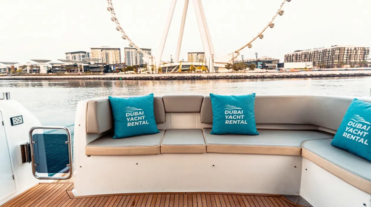 Azimut M-43ft Motor Yacht, built in 2022