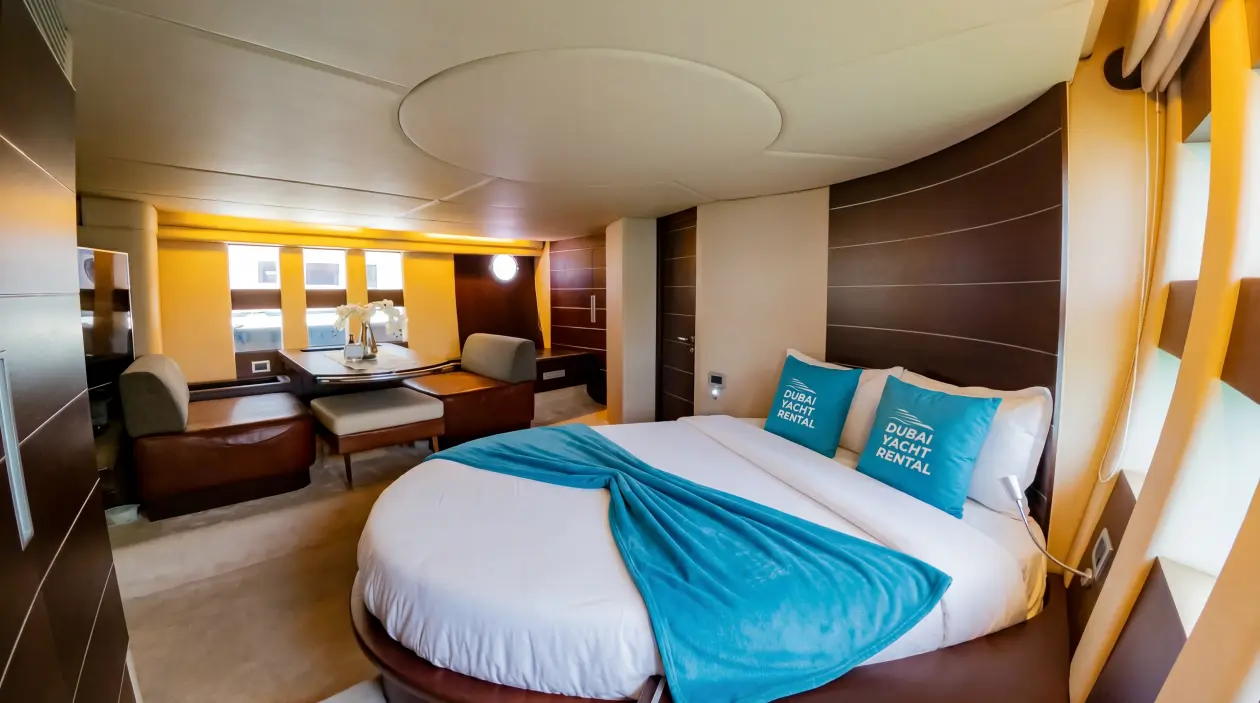 Azimut S-68 ft Motor Yacht, refitted in 2023