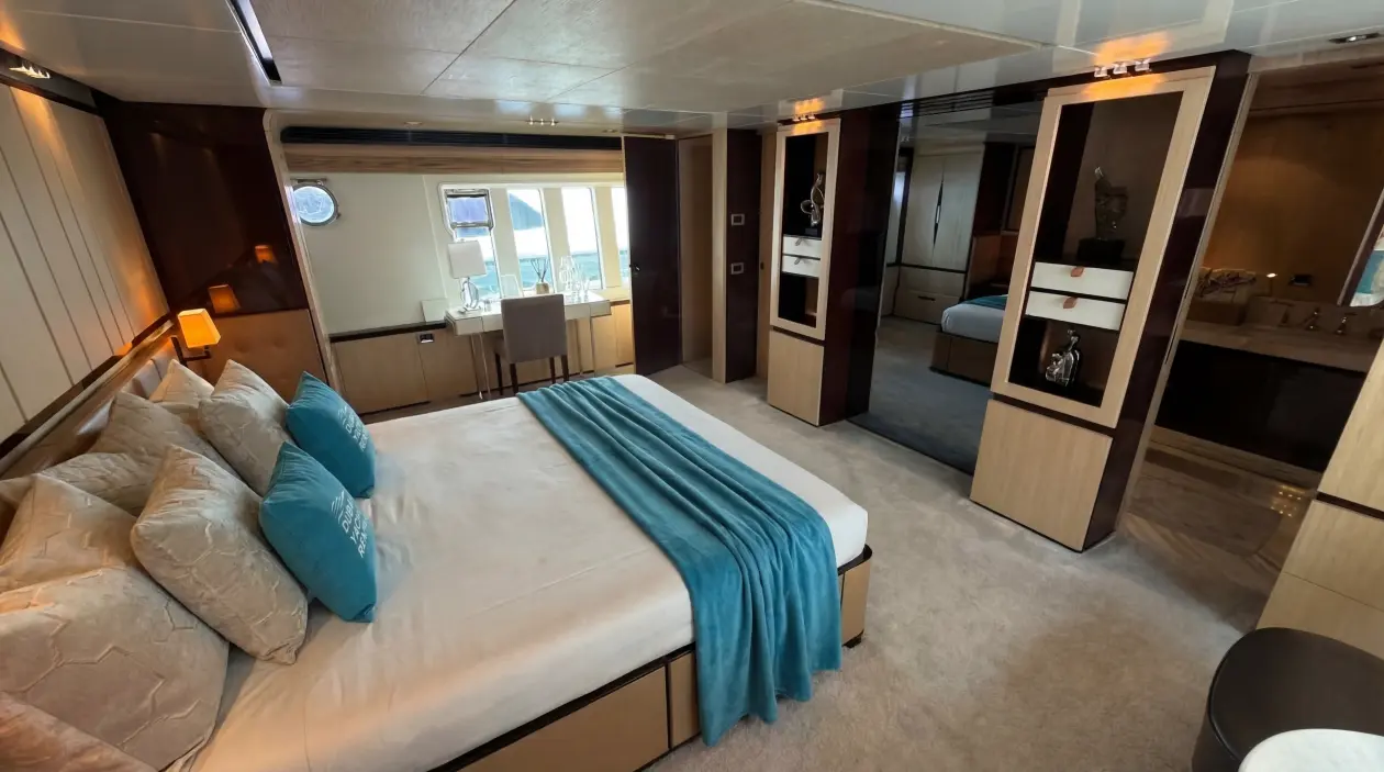 Azimut S-88ft Motor Yacht, refitted in 2024