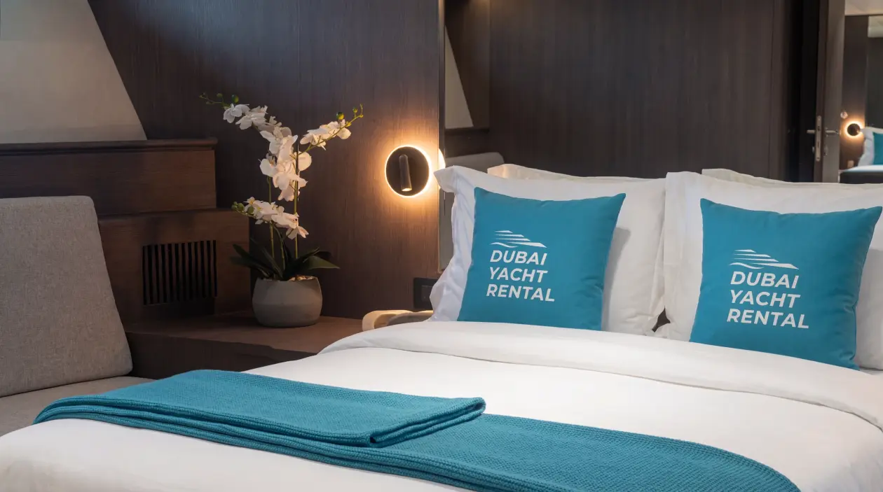 Azimut 100ft Motor Yacht, refitted in 2025