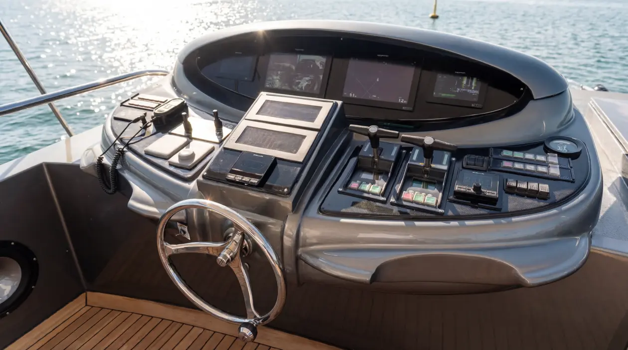 Azimut 100ft Motor Yacht, refitted in 2025