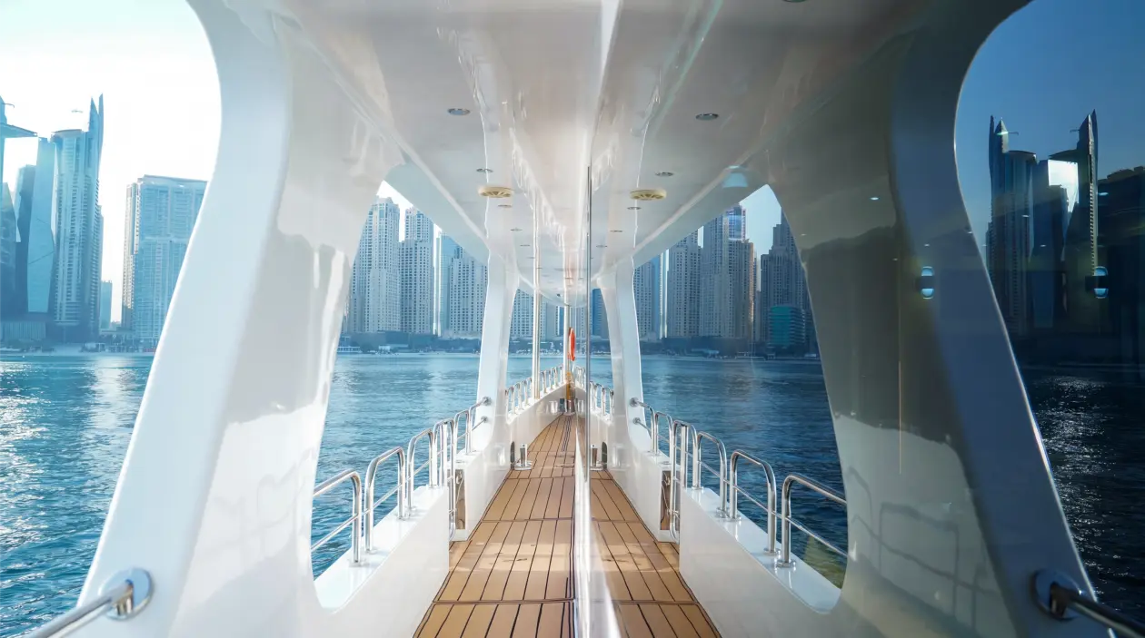 Dubai Marine 125ft Motor Yacht, built in 2020