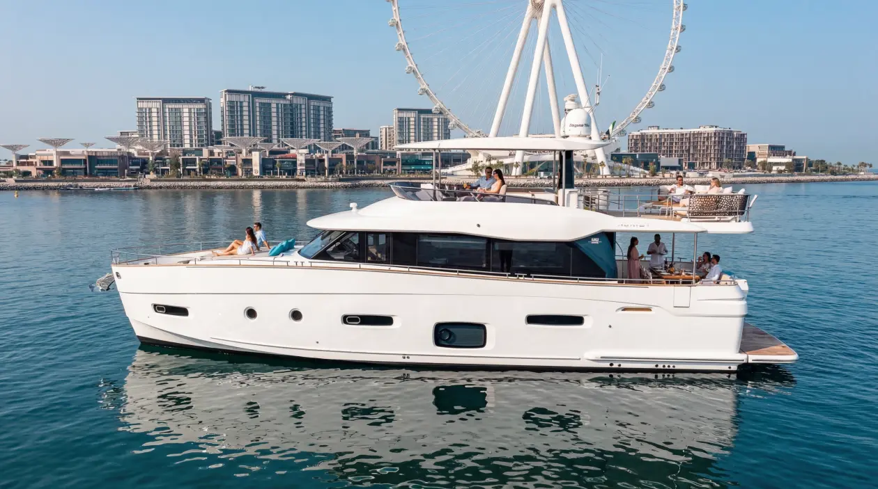 Azimut M-66ft Motor Yacht, built in 2022