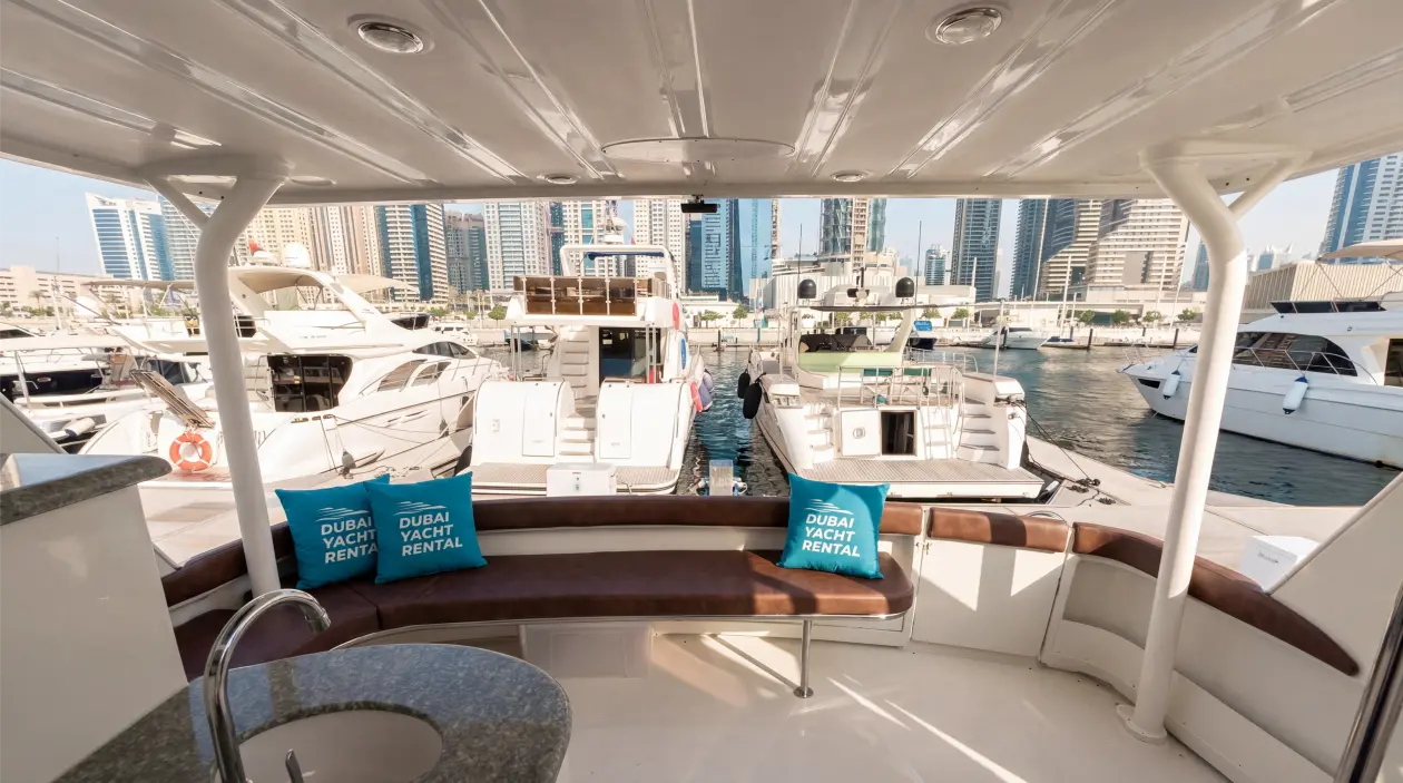 Maxum Marine 48ft Motor Yacht, built in 2001