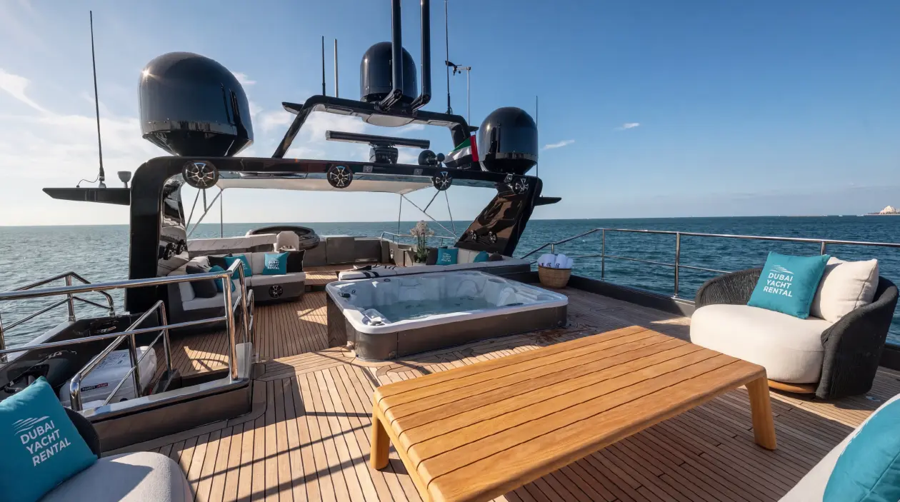 Azimut 100ft Motor Yacht, refitted in 2025