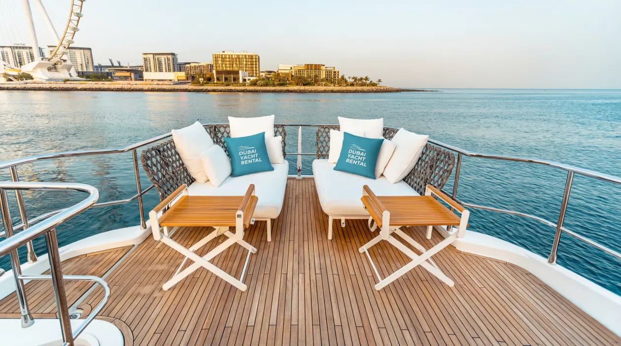 Azimut M-66ft Motor Yacht, built in 2022