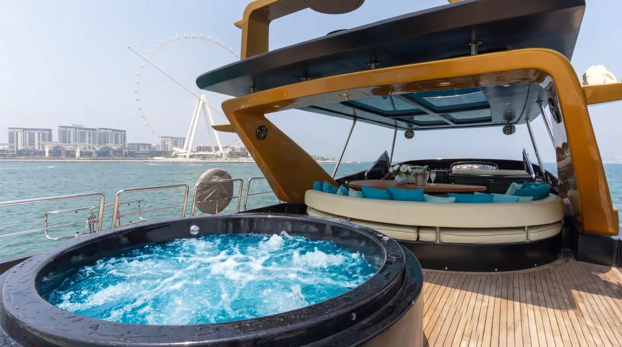 Azimut 85ft Motor Yacht, refitted in 2022