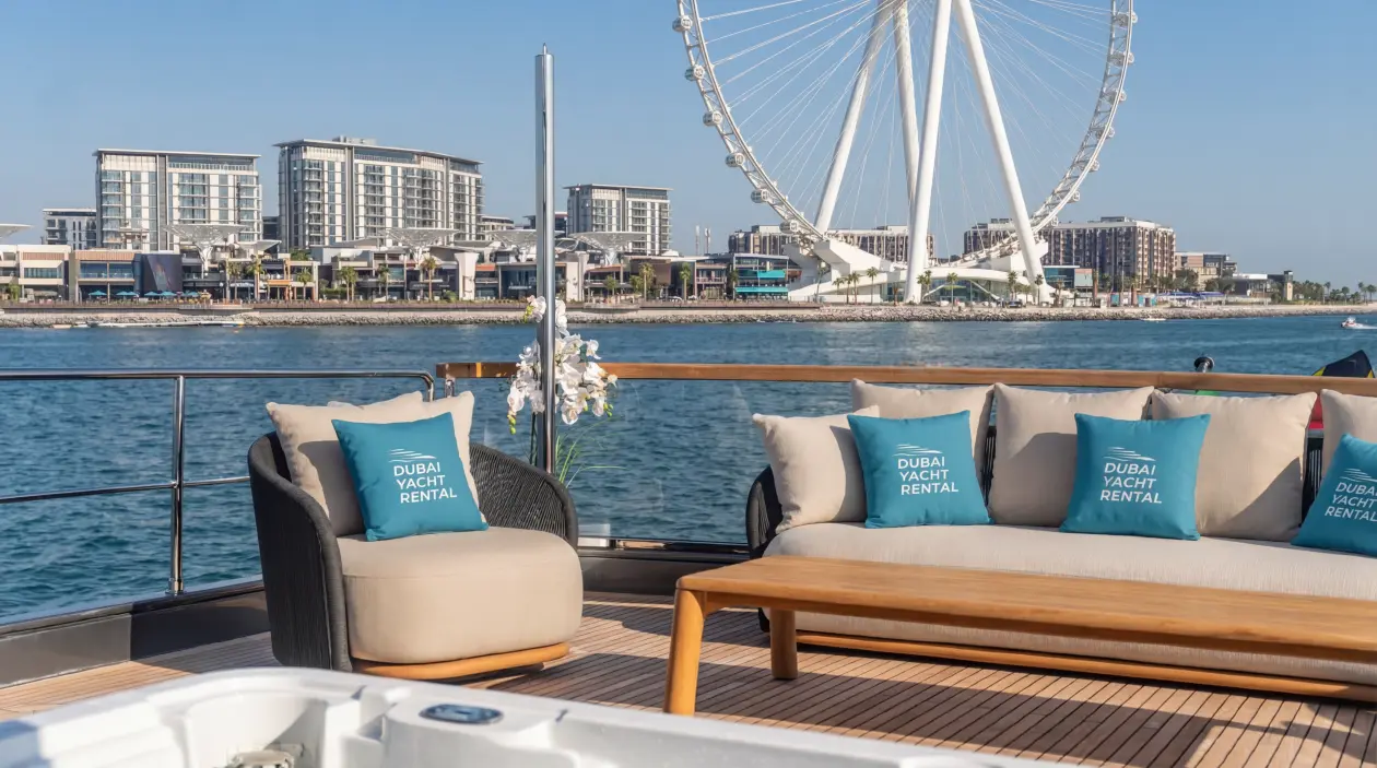 Azimut 100ft Motor Yacht, refitted in 2025