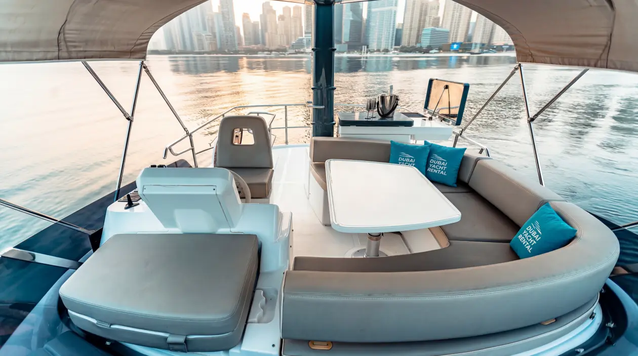 Azimut M-43ft Motor Yacht, built in 2022