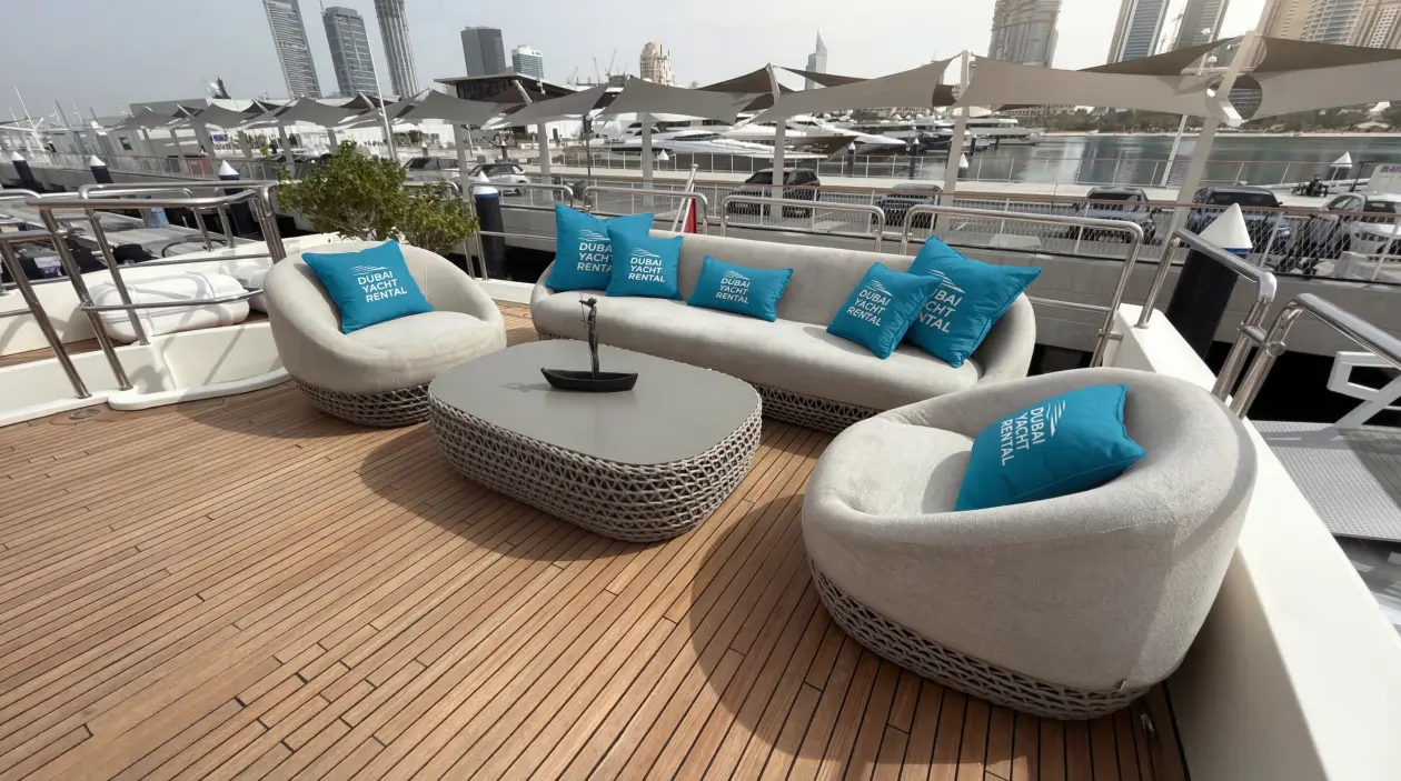 Azimut S-88ft Motor Yacht, refitted in 2024