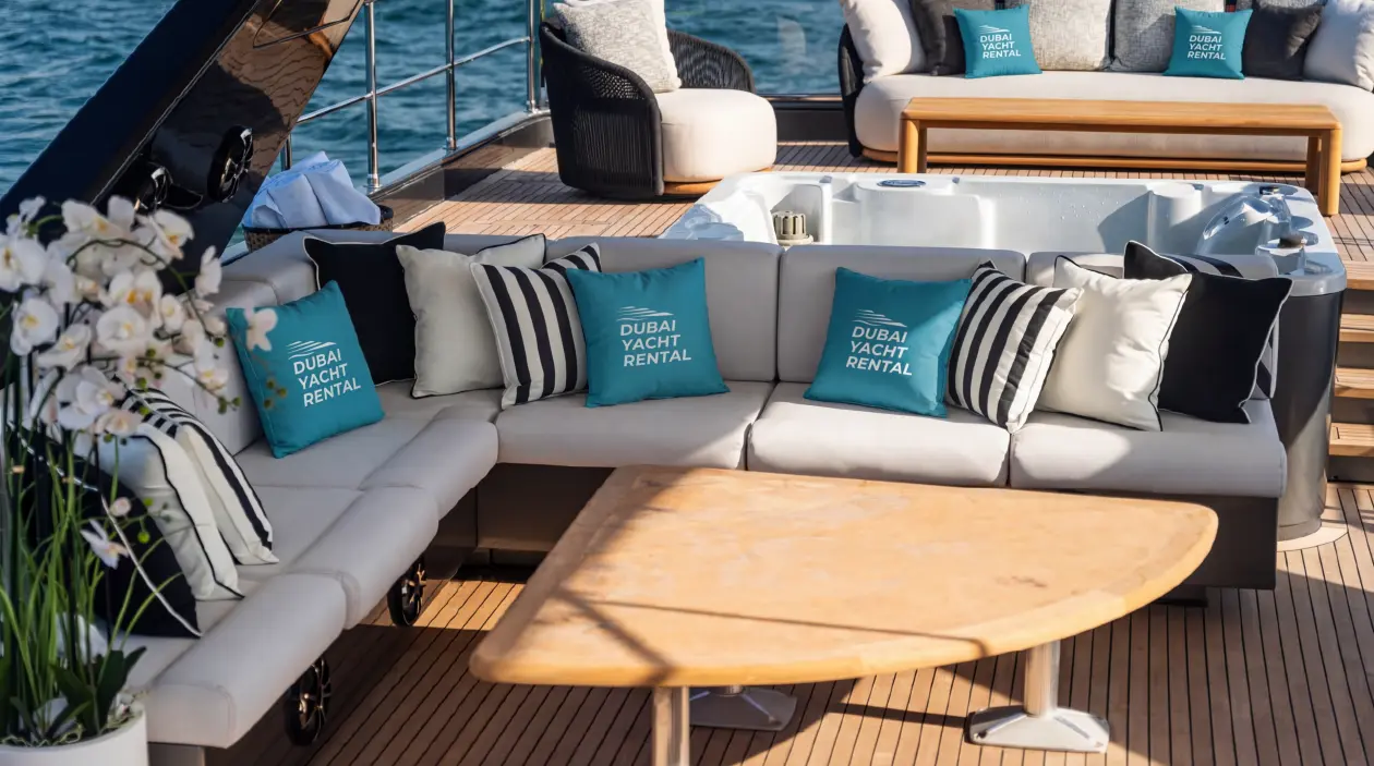 Azimut 100ft Motor Yacht, refitted in 2025