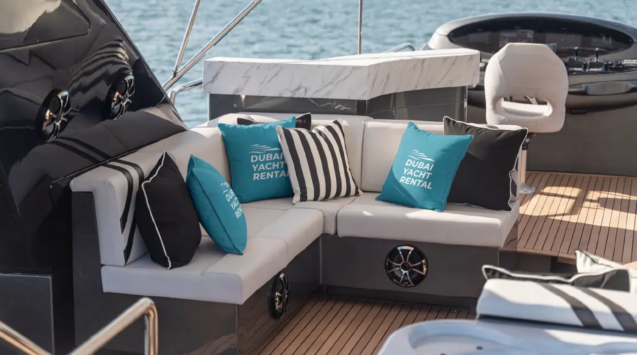 Azimut 100ft Motor Yacht, refitted in 2025