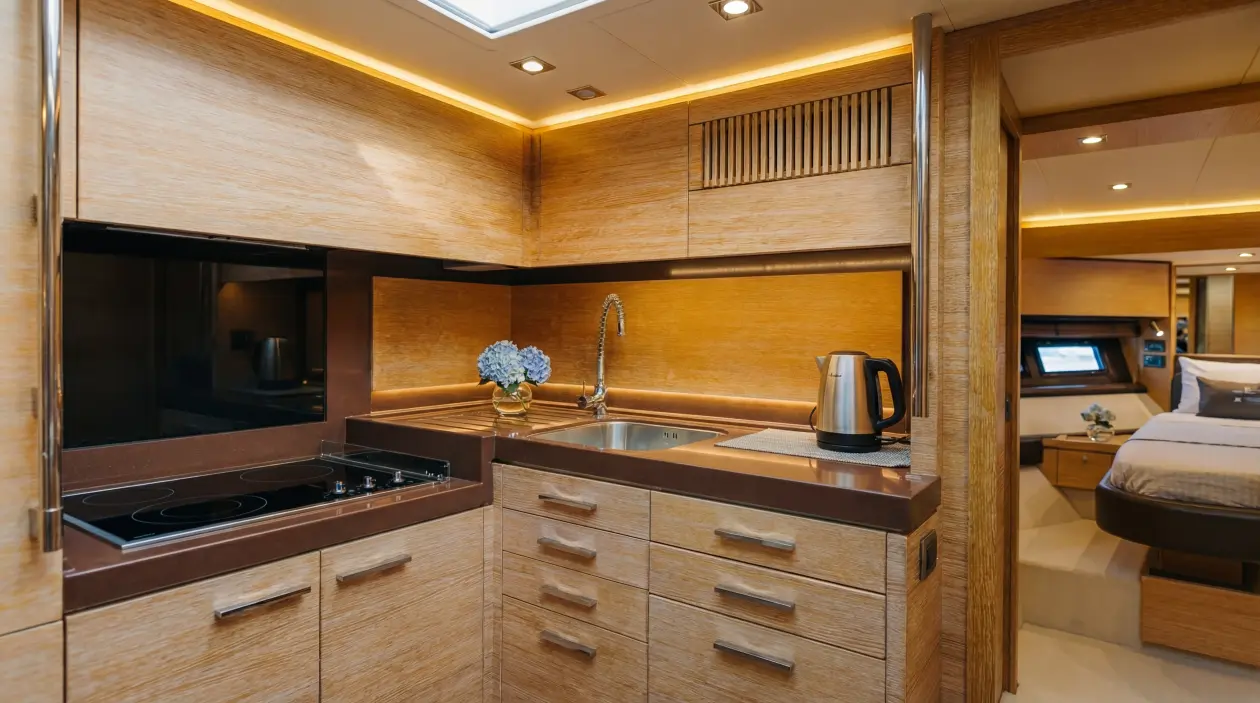 Azimut 48ft Motor Yacht, refitted in 2022