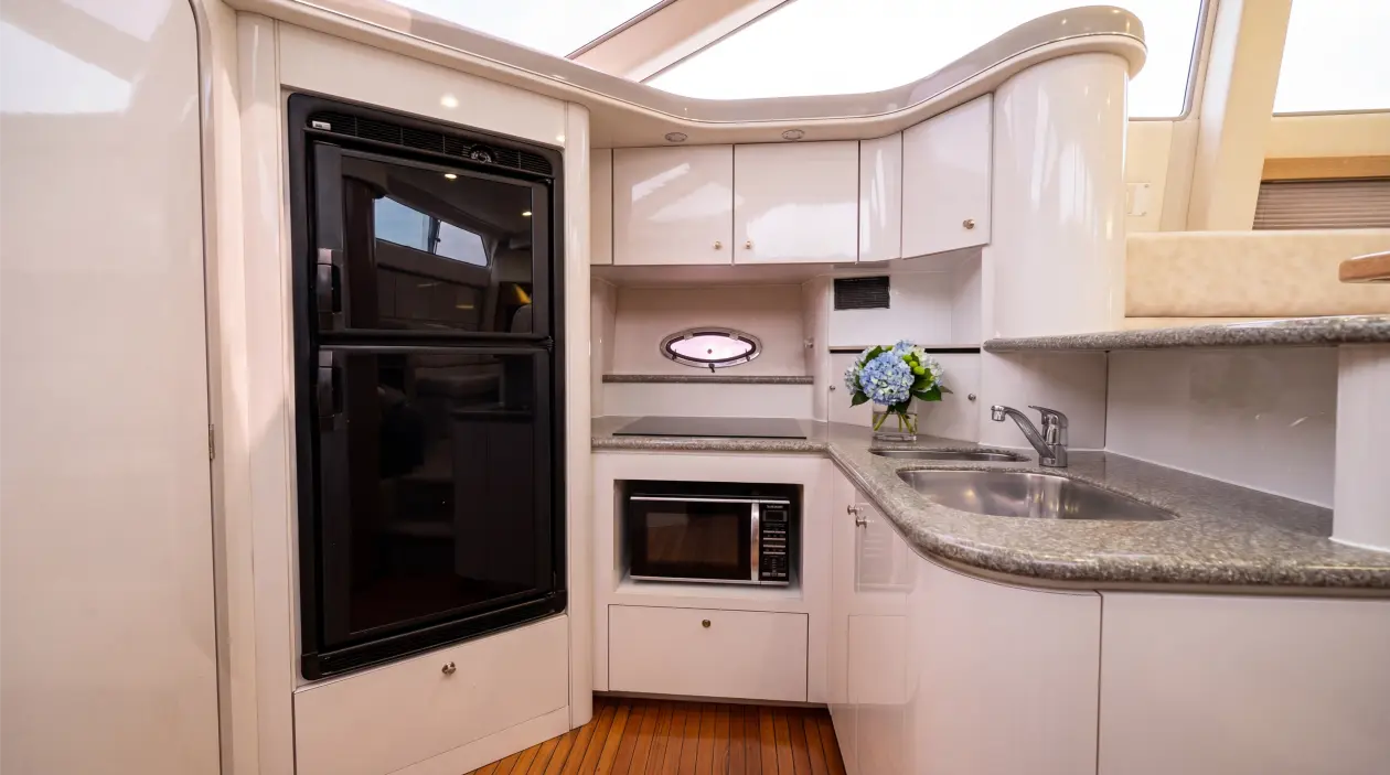 Maxum Marine 48ft Motor Yacht, built in 2001