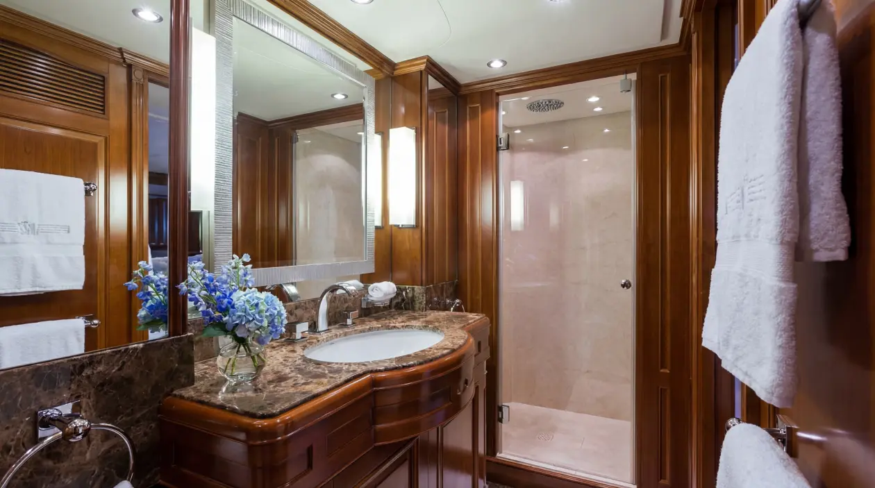BenettI 110ft Motor Yacht, built in 2007