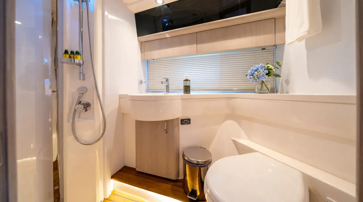 Arya 42ft Motor Yacht, refitted in 2023