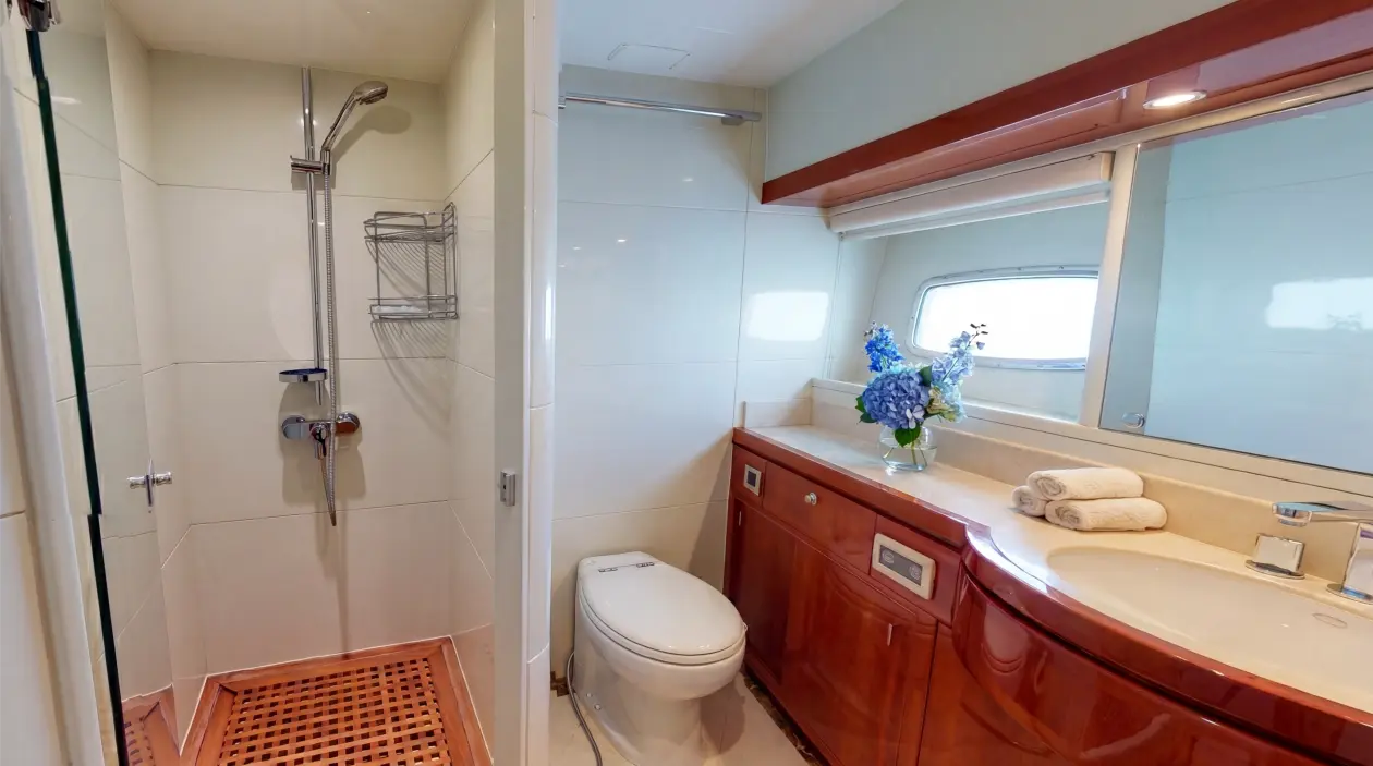 Majesty 88ft Motor Yacht, refitted in 2022