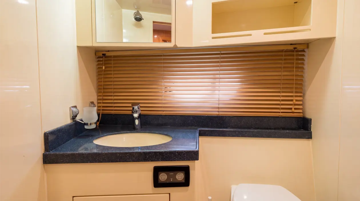 Majesty 44ft Motor Yacht, refitted in 2024
