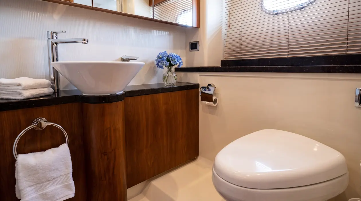 Sunseeker 70ft Motor Yacht, refitted in 2023
