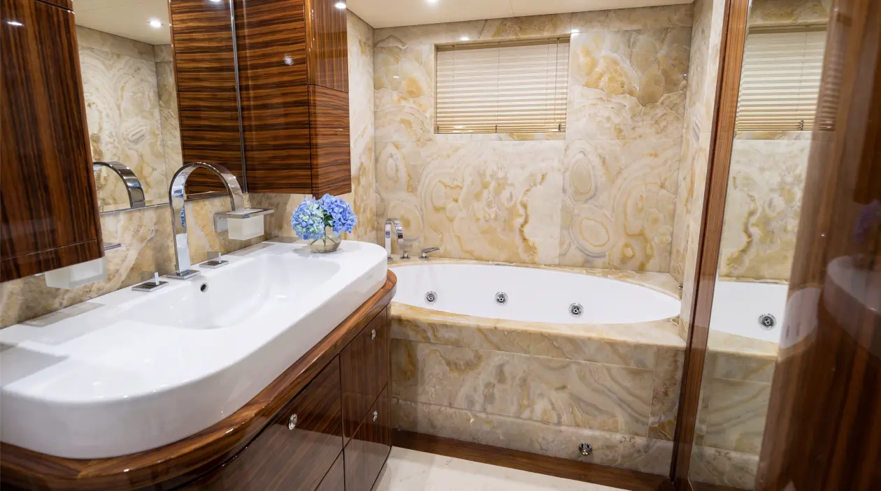Majesty 101ft Motor Yacht, refitted in 2023