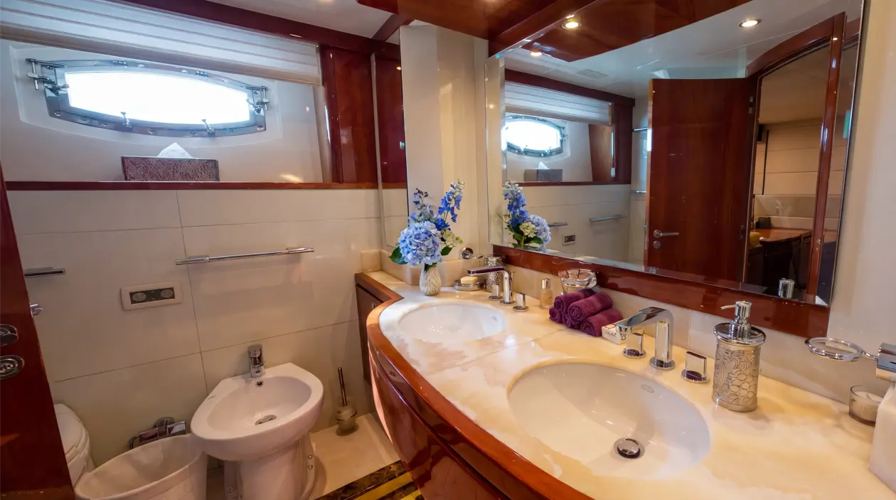Majesty 88ft Motor Yacht, refitted in 2022
