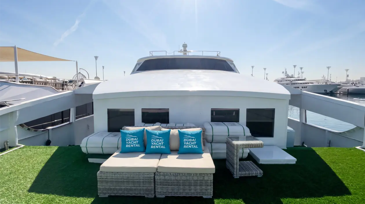 Dubai Marine 100ft Catamaran, built in 2007