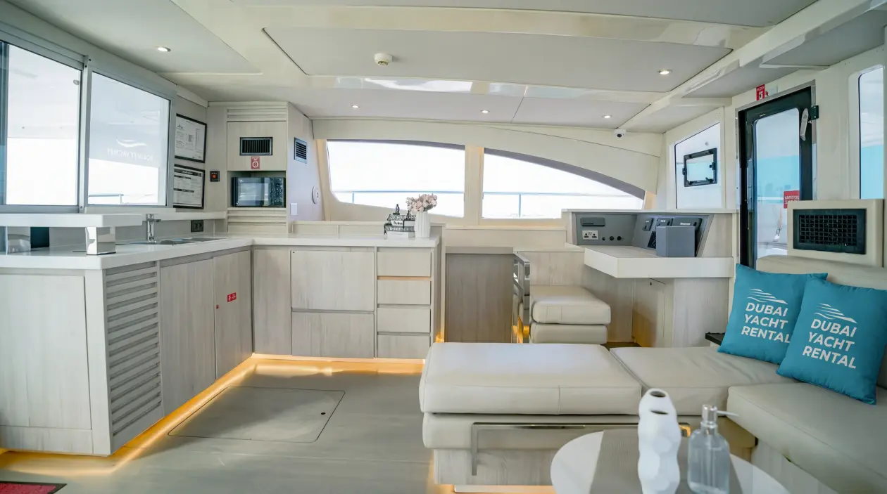 Leopard 51 Power Catamaran, refitted in 2022