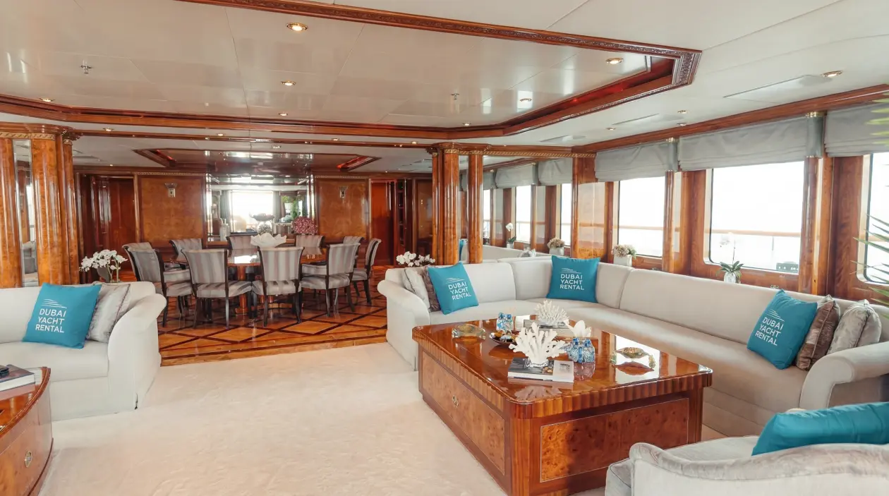 Benetti 200ft Superyacht Dubai — Charter
