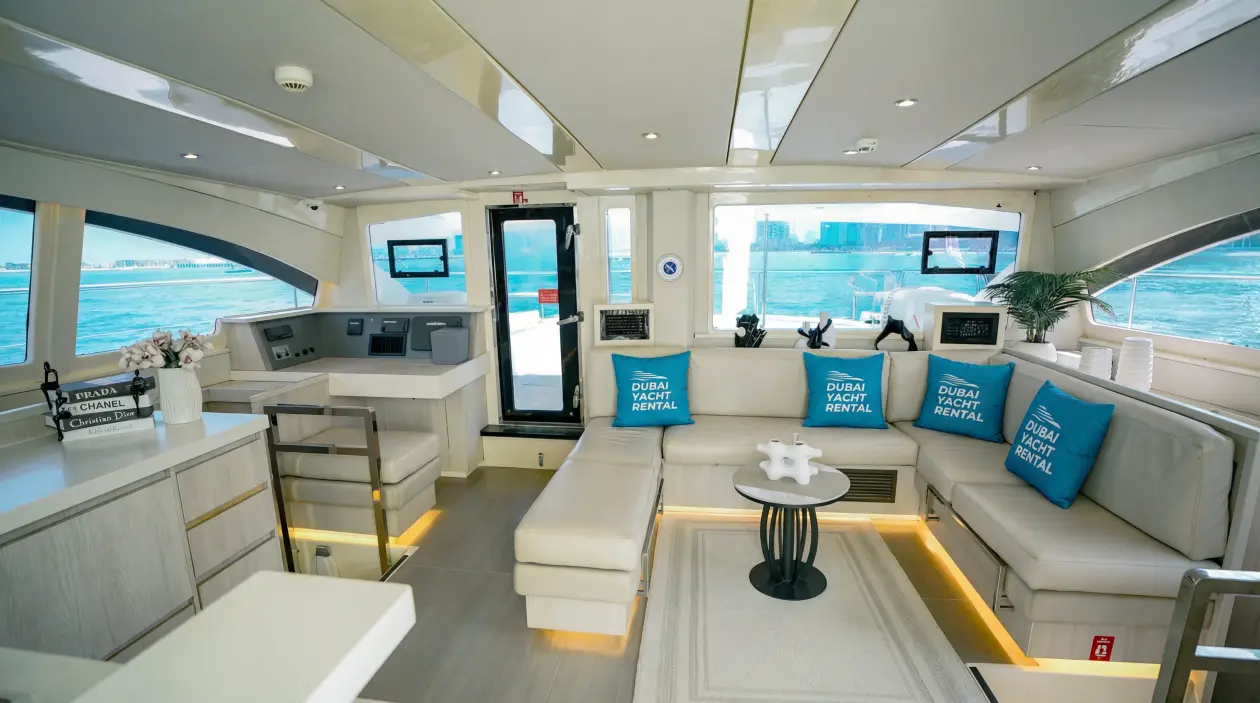 Leopard 51 Power Catamaran, refitted in 2022