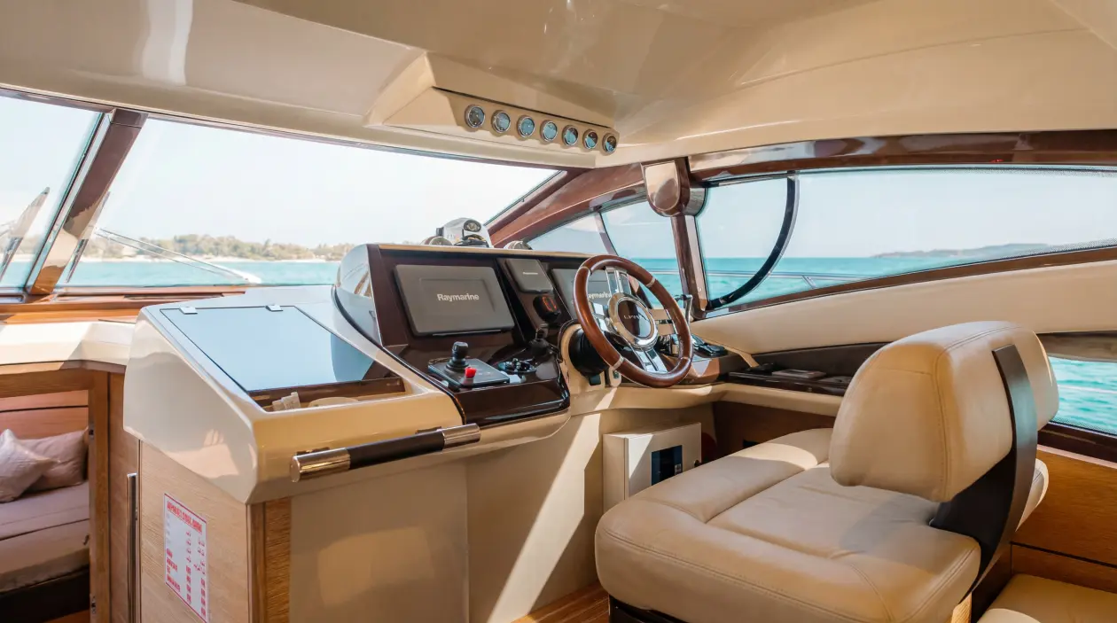 Azimut 48ft Motor Yacht, refitted in 2022