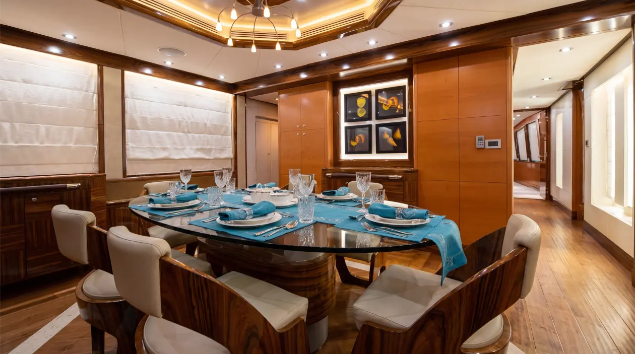 Majesty 101ft Motor Yacht, refitted in 2023