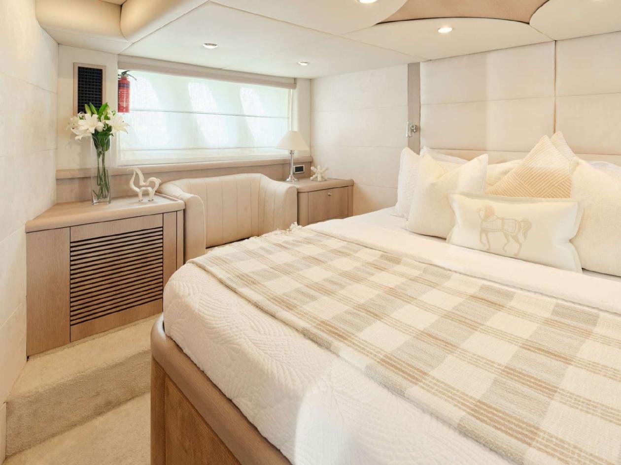 Sunseeker 70 ft, refitted 2024