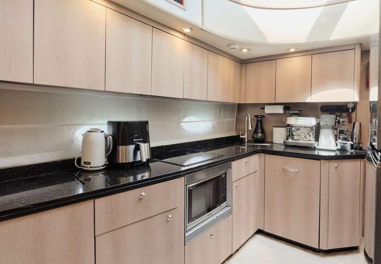 Sunseeker 70 ft, refitted 2024
