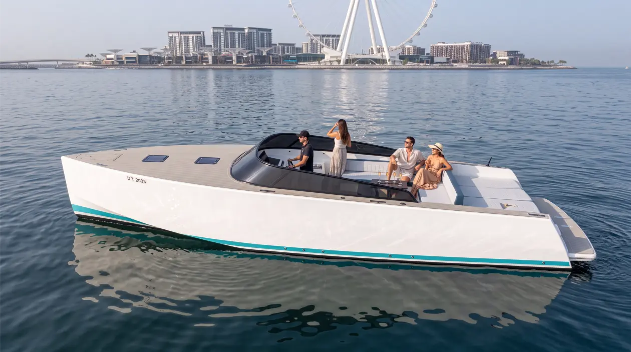 Vanguard Dutch 40ft Motor Yacht, refitted in 2021