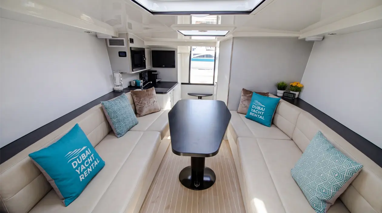 Vanguard Dutch 40ft Motor Yacht, refitted in 2021