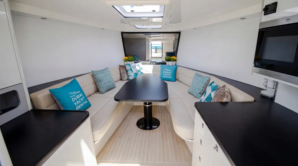 Vanguard Dutch 40ft Motor Yacht, refitted in 2021