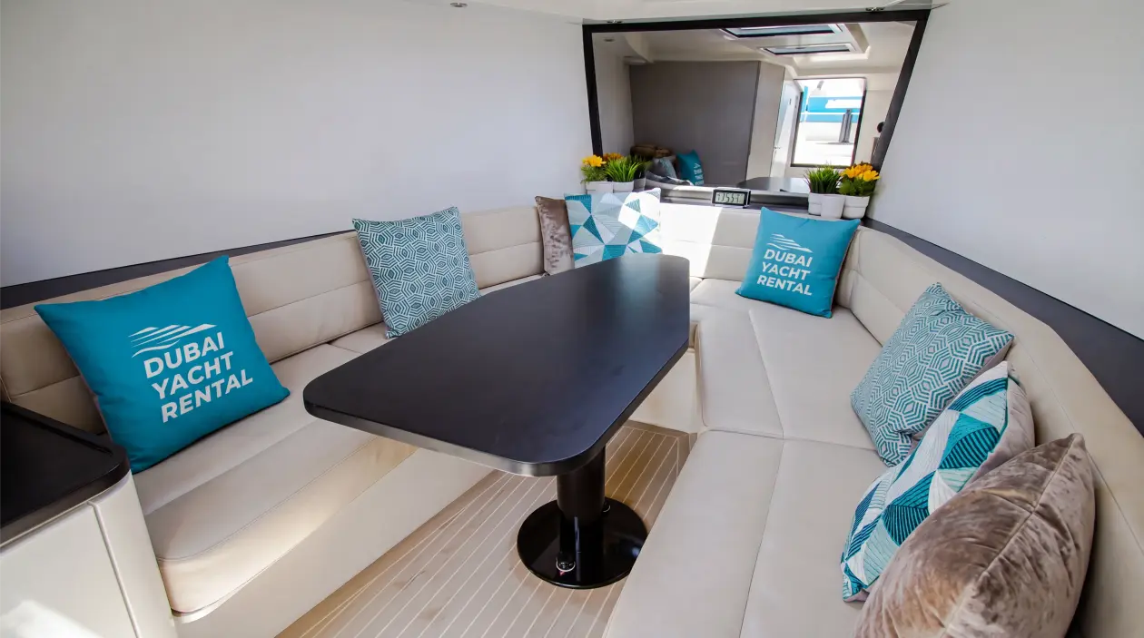 Vanguard Dutch 40ft Motor Yacht, refitted in 2021
